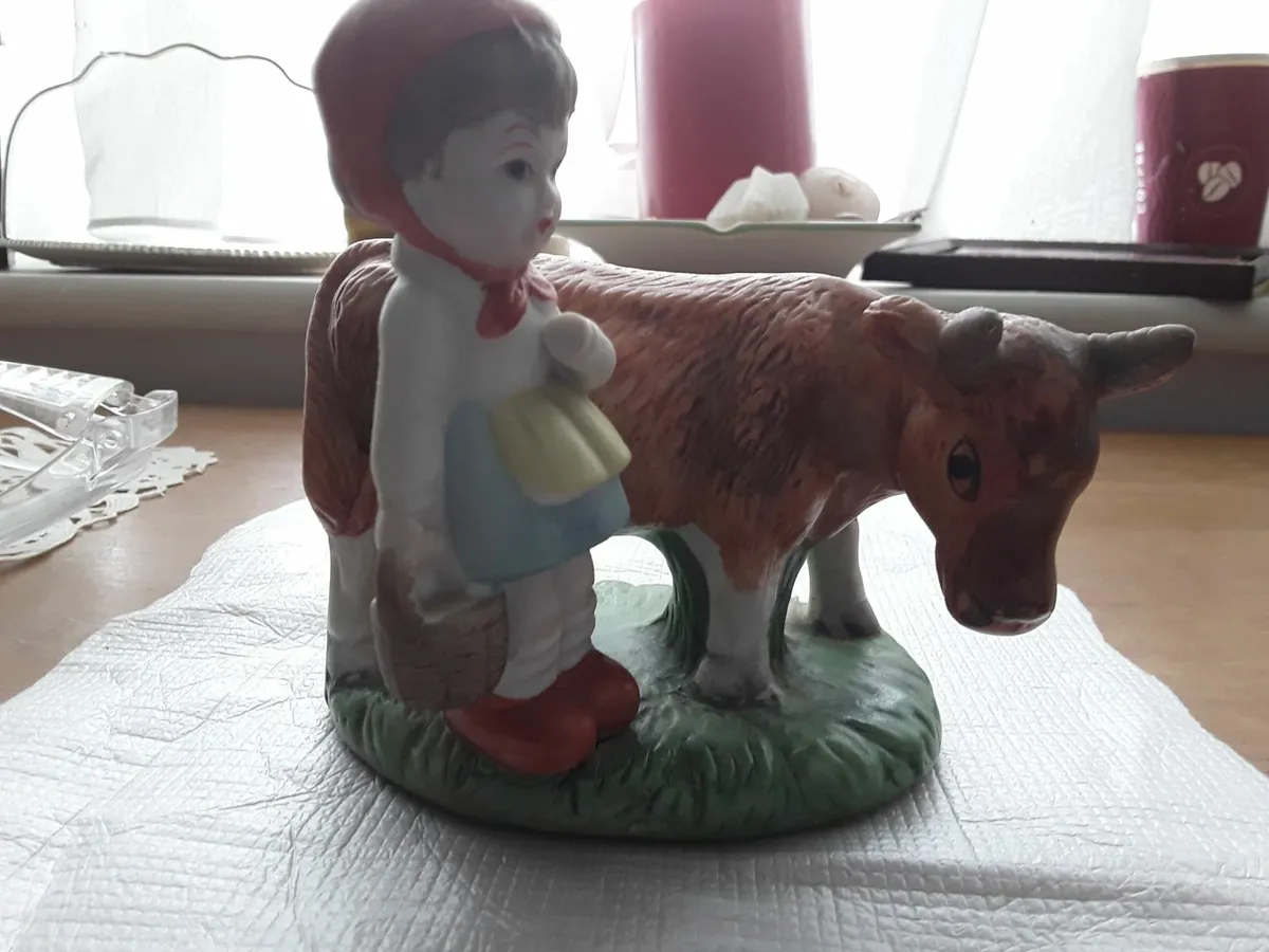 Small vintage collectible ornament dairy maid - Image 1