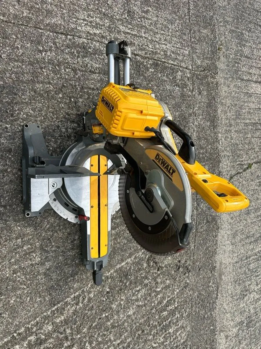 dewalt dhs 780 Flexvolt mitre saw - Image 4