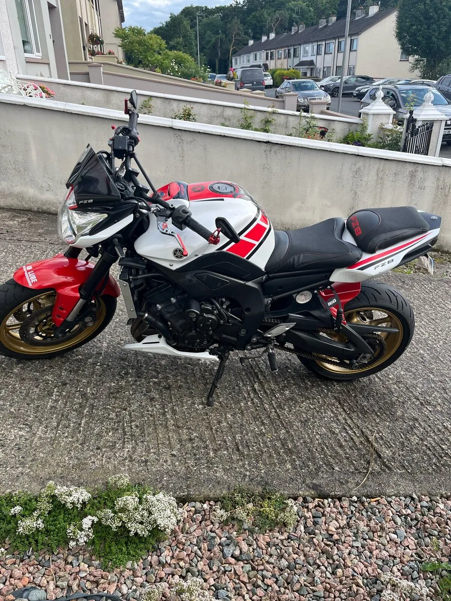 Yamaha FZ8 2014 - Image 1