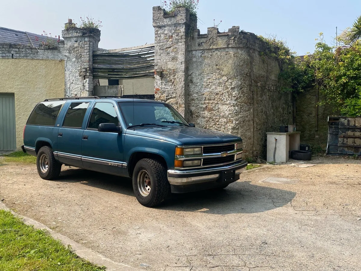 1994 Chevrolet Suburban 5.7 - Image 1
