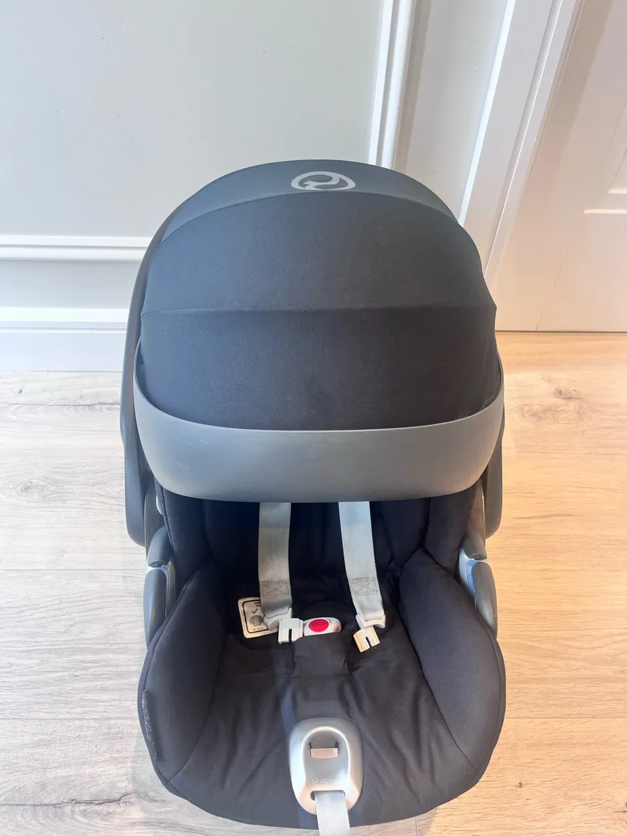 Cybex Car Seat + Isofix bundle - Image 4