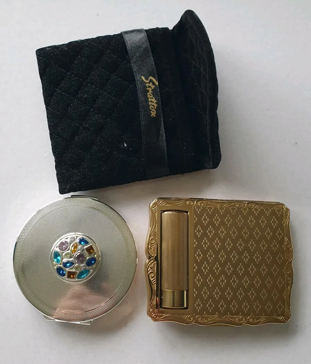 Vintage 'Stratton' Compacts - Image 1