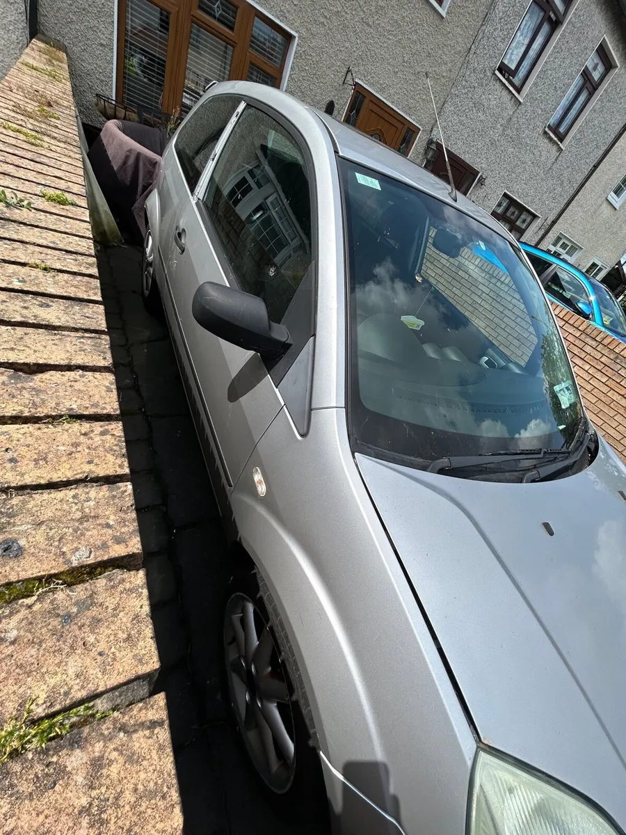 Ford fiesta Zetec 1.2 Very Low mileage - Image 4
