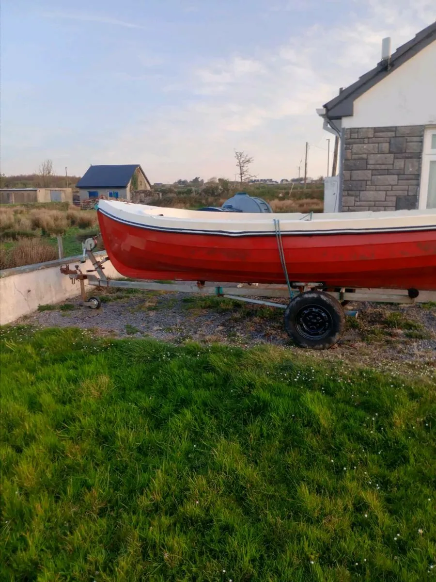 A boat - Image 3