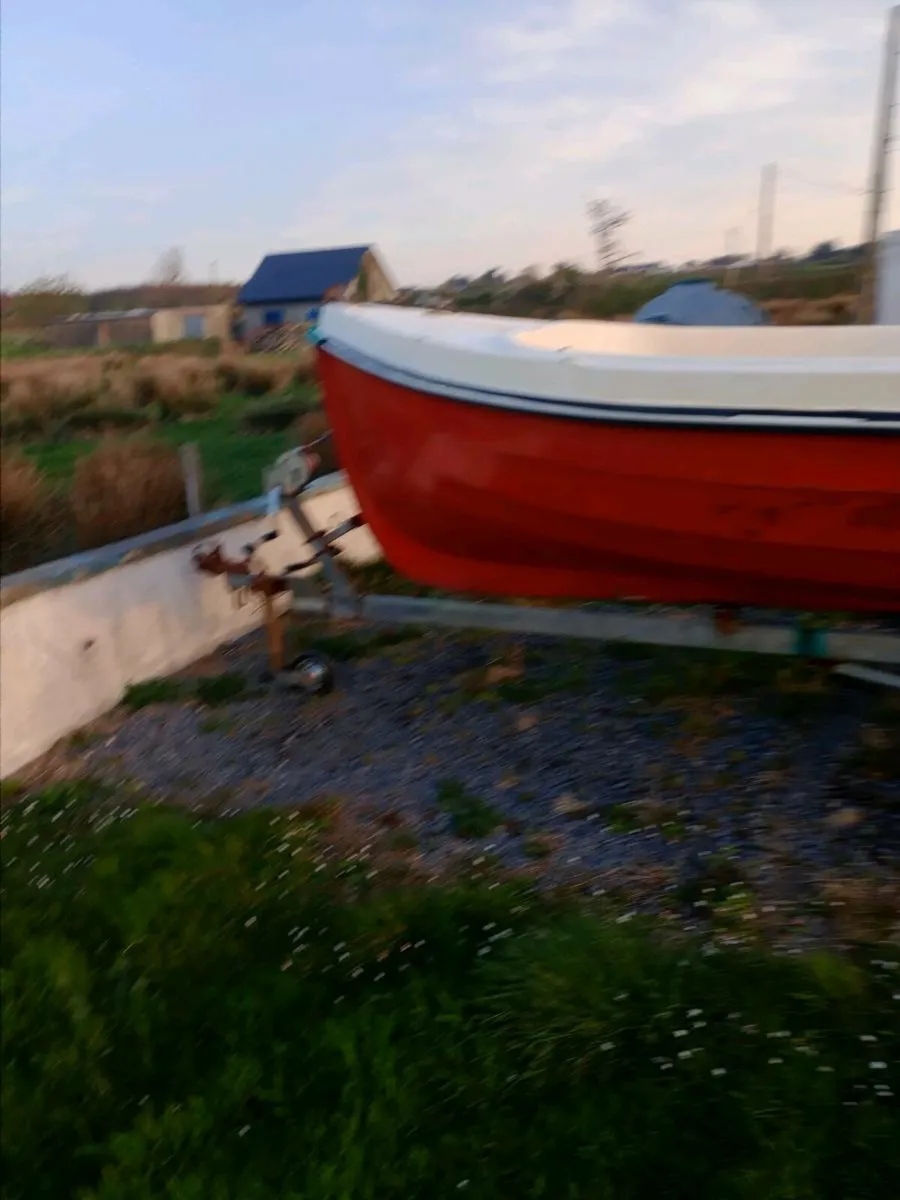 A boat - Image 4