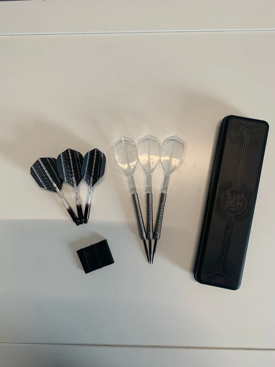 Darts - Image 1