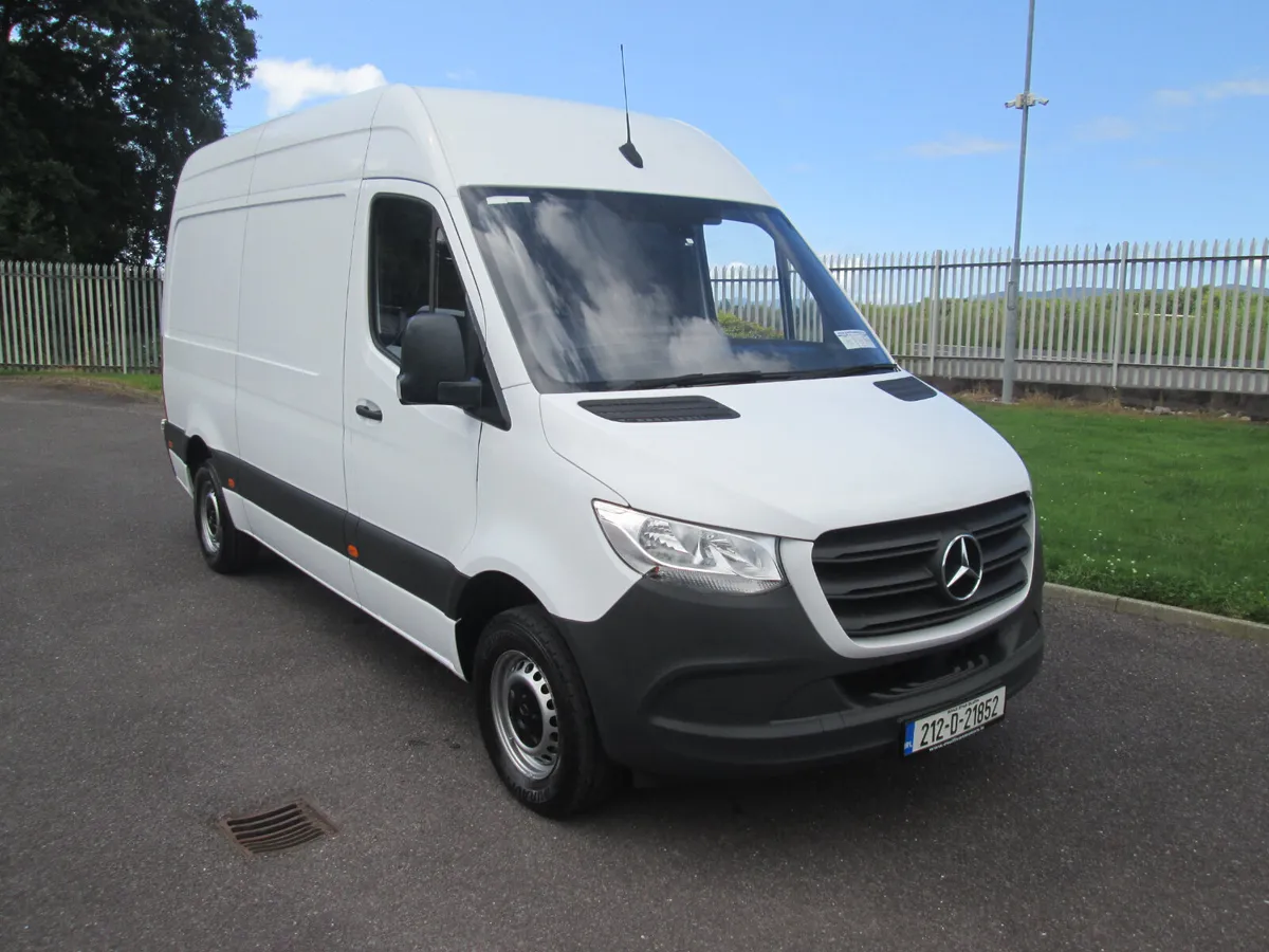 2021 Mercedes-Benz Sprinter Mwb 127,151Km - Image 2