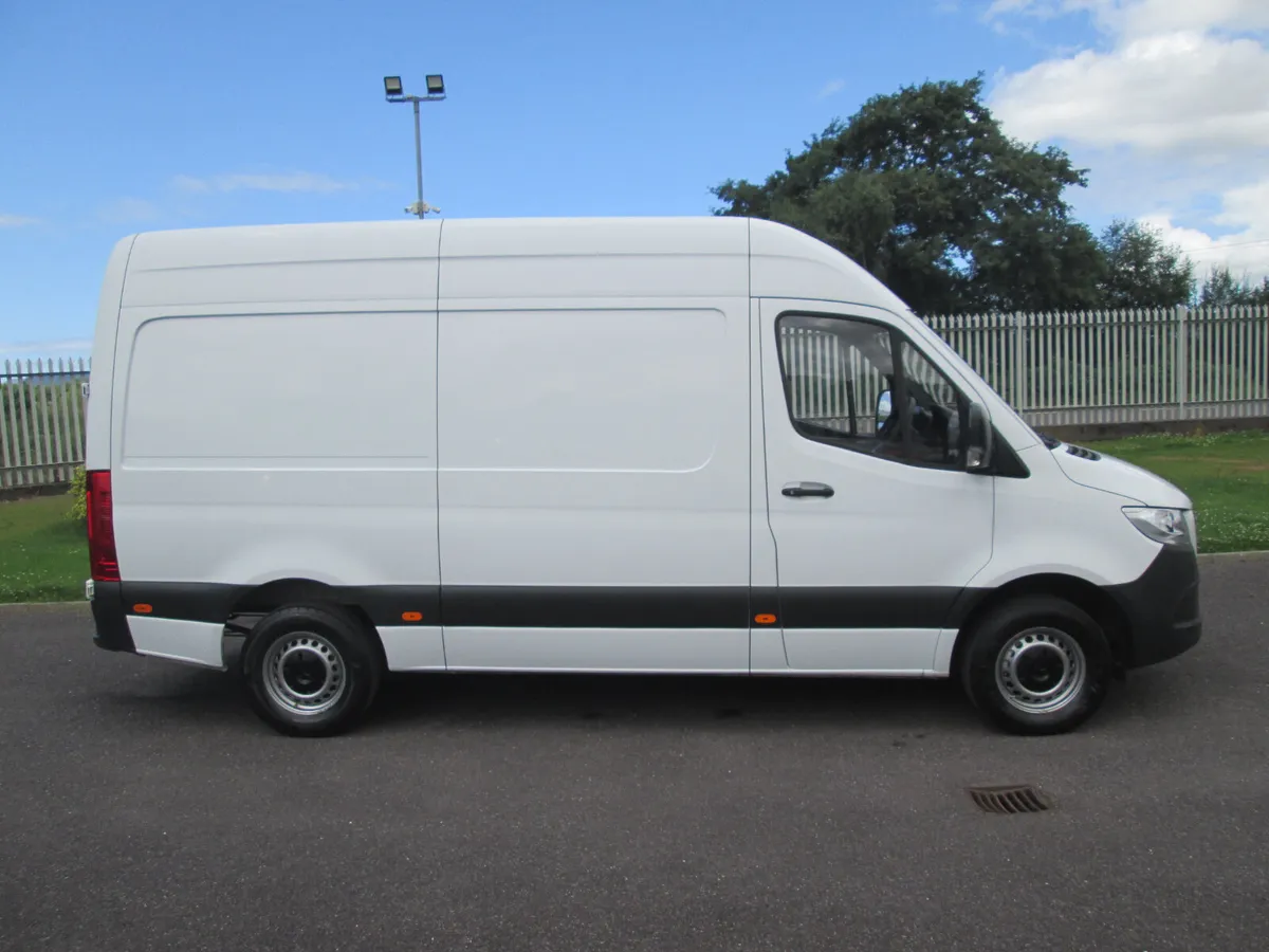 2021 Mercedes-Benz Sprinter Mwb 127,151Km - Image 3