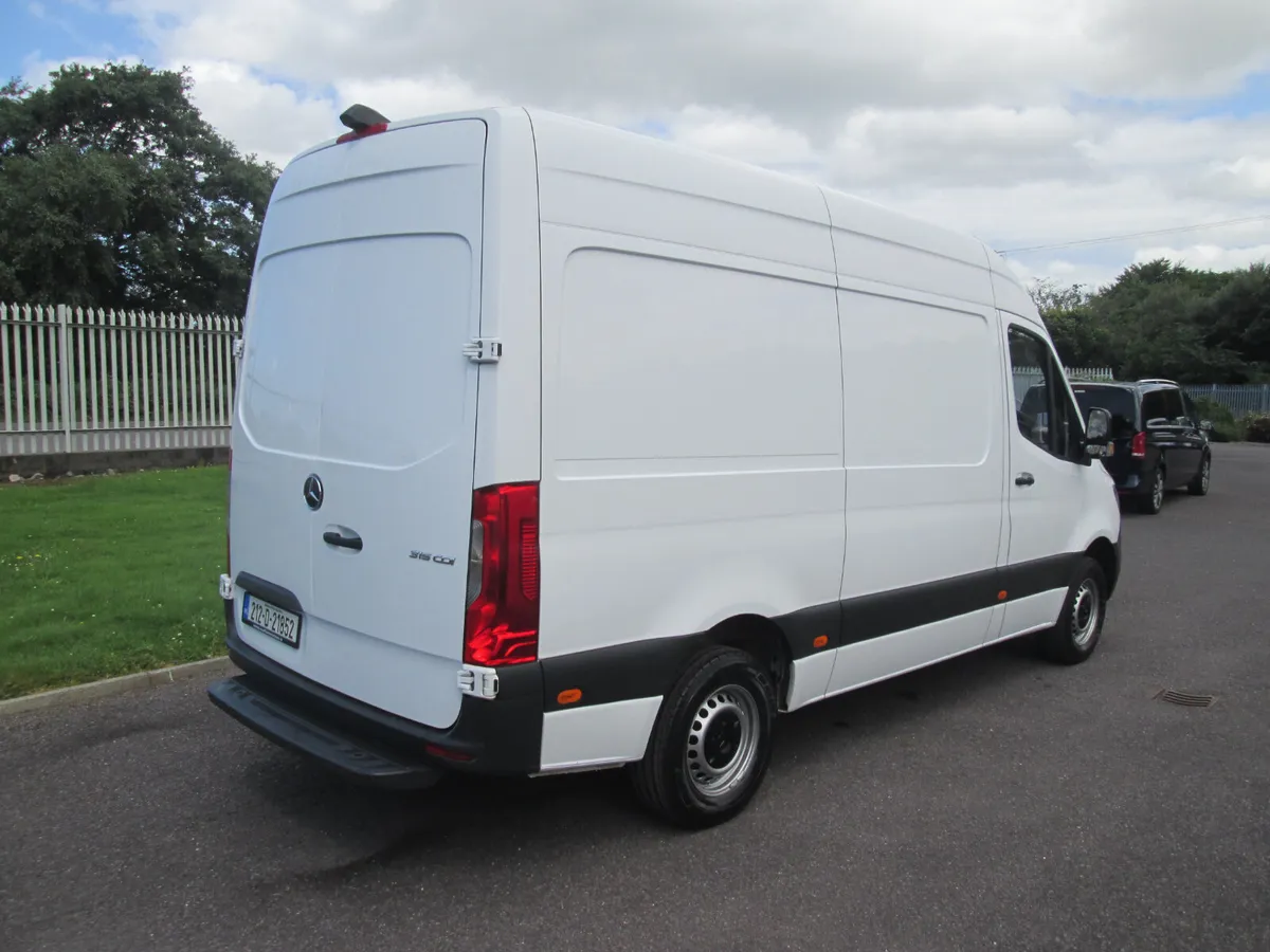 2021 Mercedes-Benz Sprinter Mwb 127,151Km - Image 4