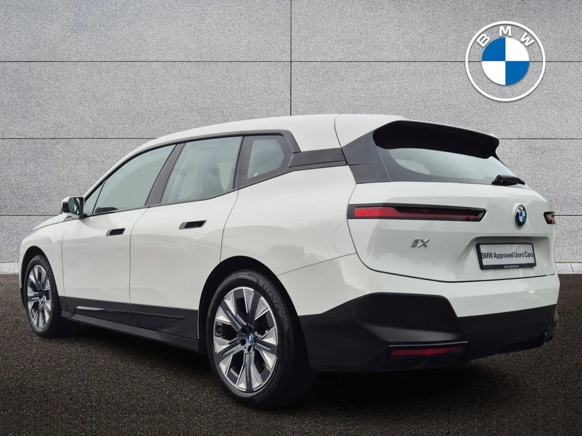 BMW IX Xdrive40 Sport - Image 3
