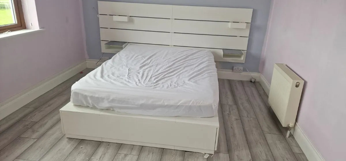 Bed - Image 1