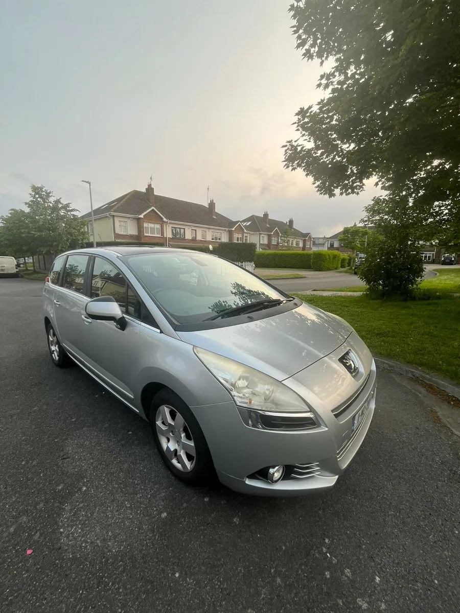 Peugeot 5008 - Image 2
