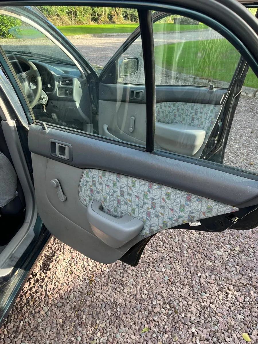 Toyota starlet - Image 3