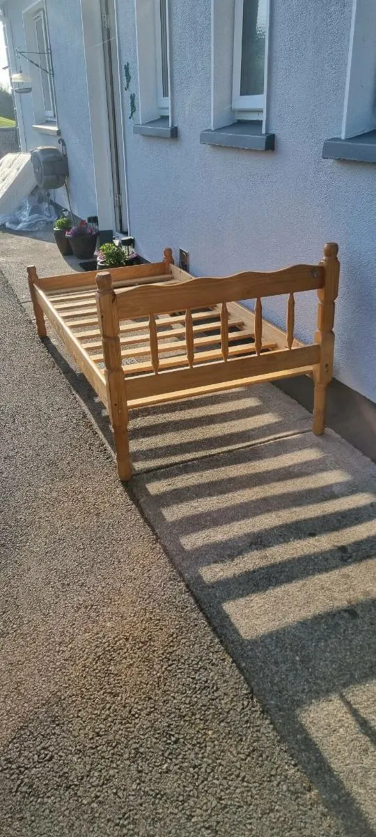 Single Bed - Image 2