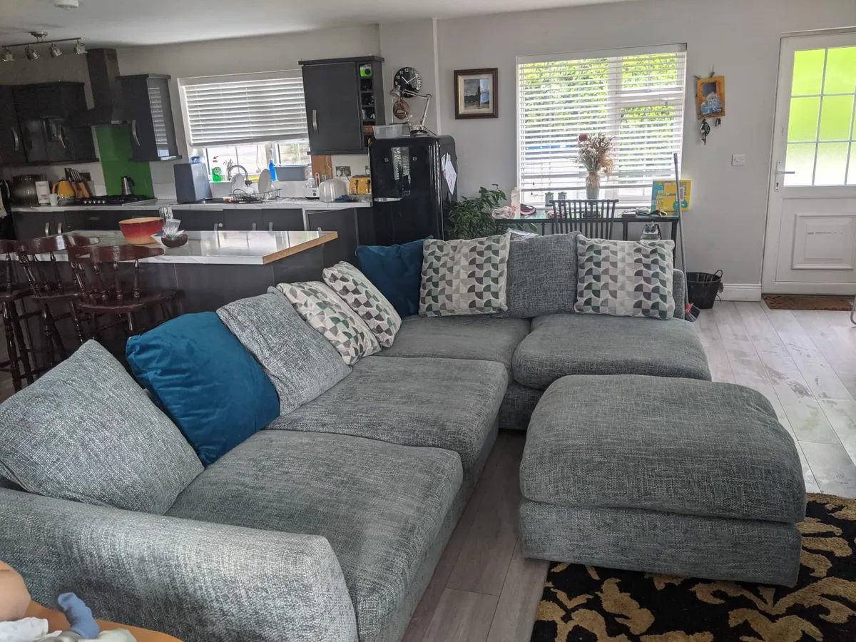 L shape couch - Image 1