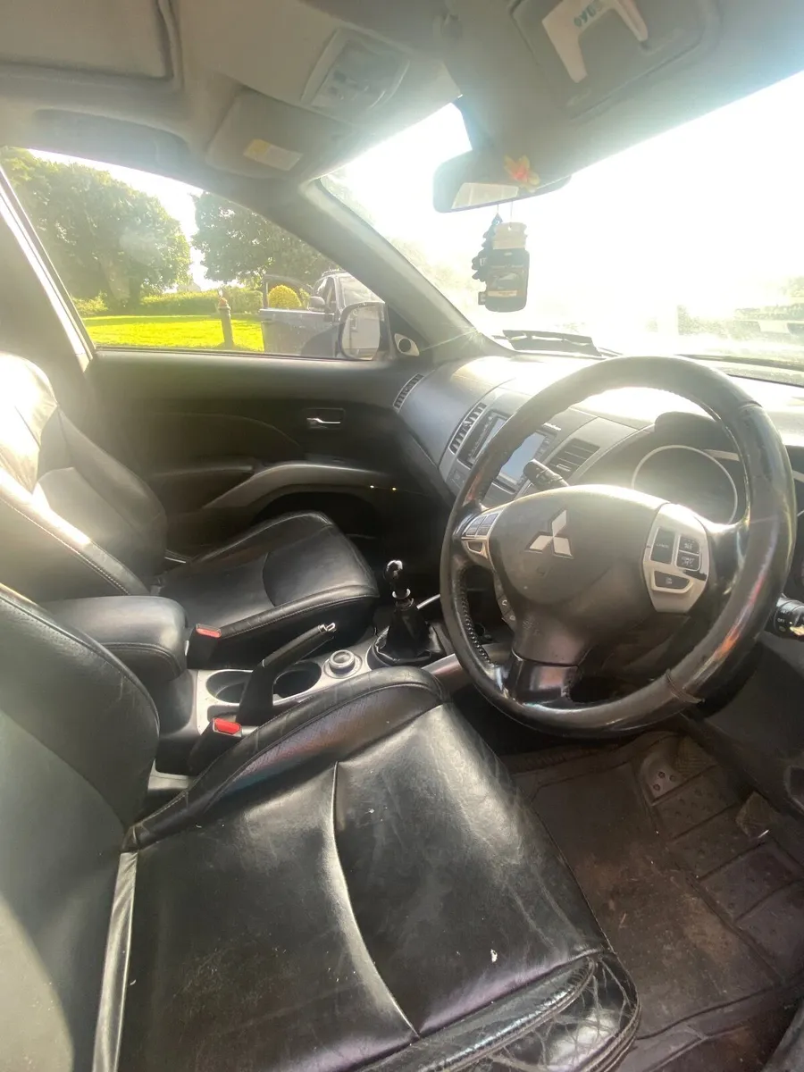 Mitsubishi Outlander 2009 - Image 2