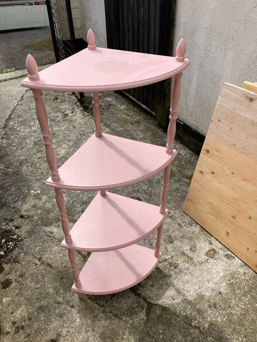 Corner Shelf - Image 1