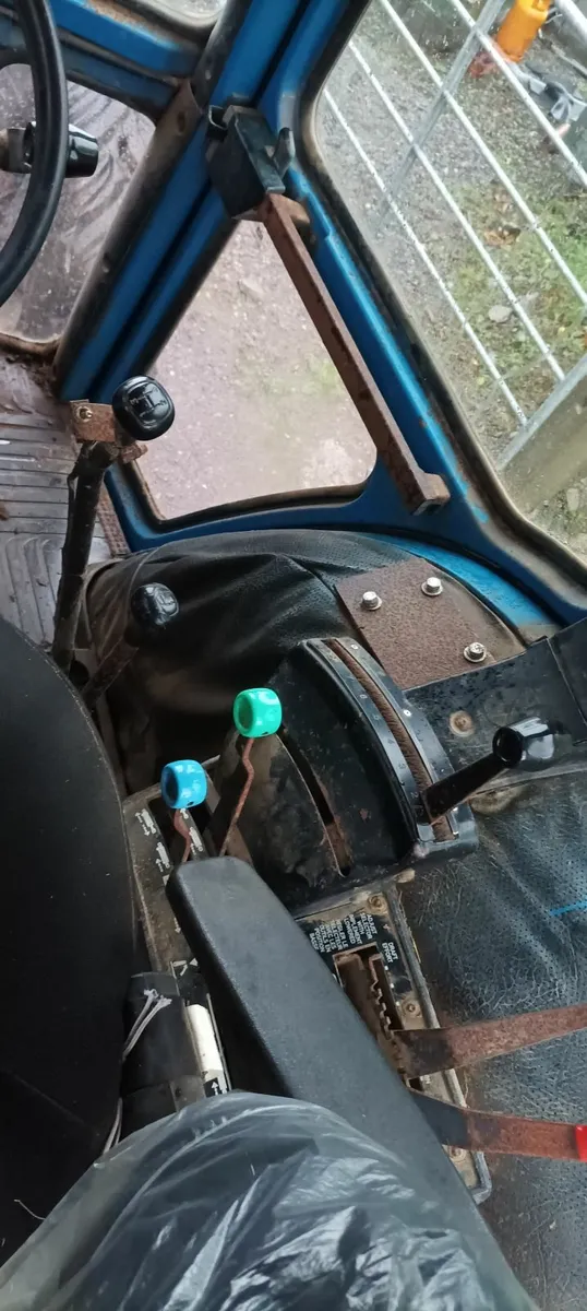 Ford 6810 - Image 4