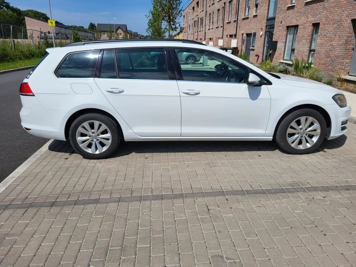 Volkswagen Golf - 44,000 miles (Genuine) - Image 3