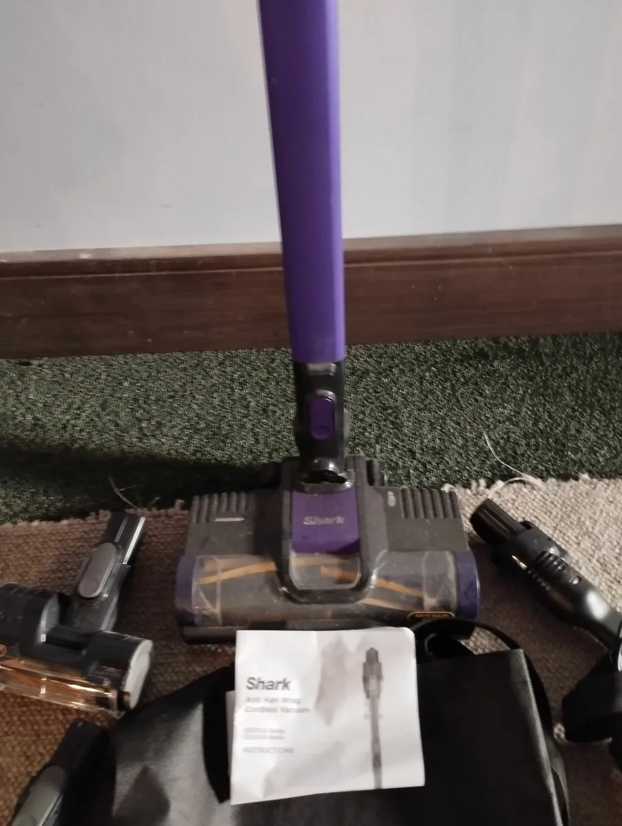 Shark Cordless Vacuum cleaner - Image 3