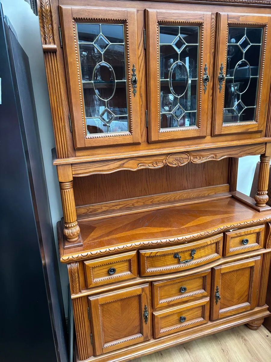 Dinning room table with matching dresser - Image 1