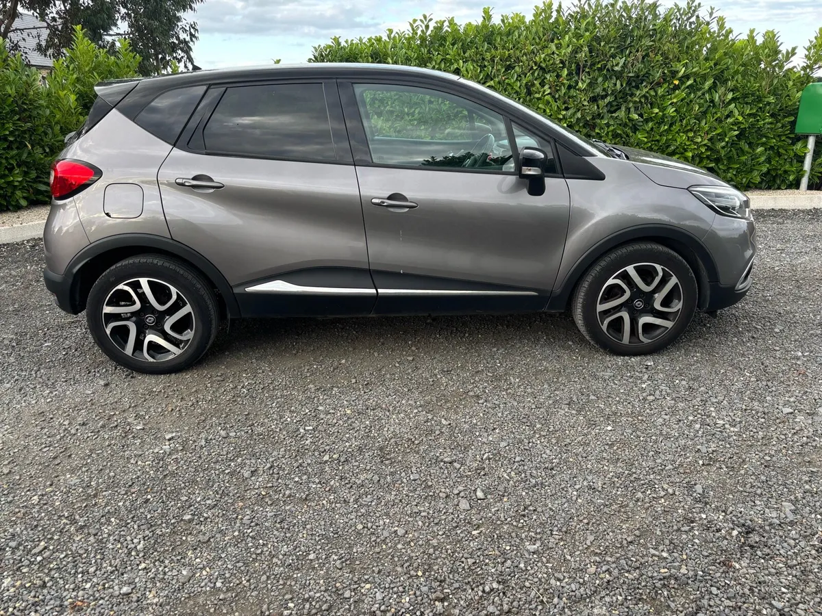 2017 RENAULT CAPTUR SIGNATURE 1.5 DCI - Image 2