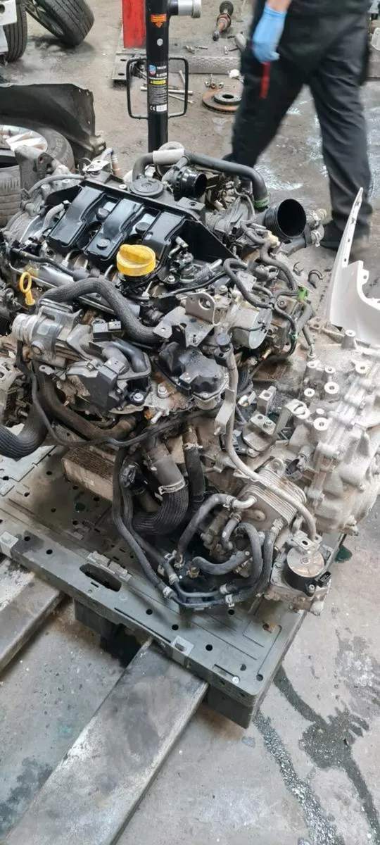 16 Nissan qashqai automatic for parts - Image 2
