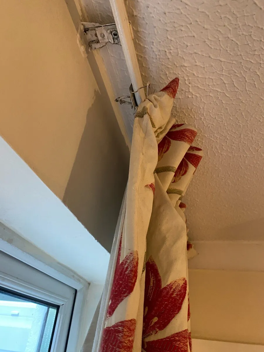 Curtains - Image 4