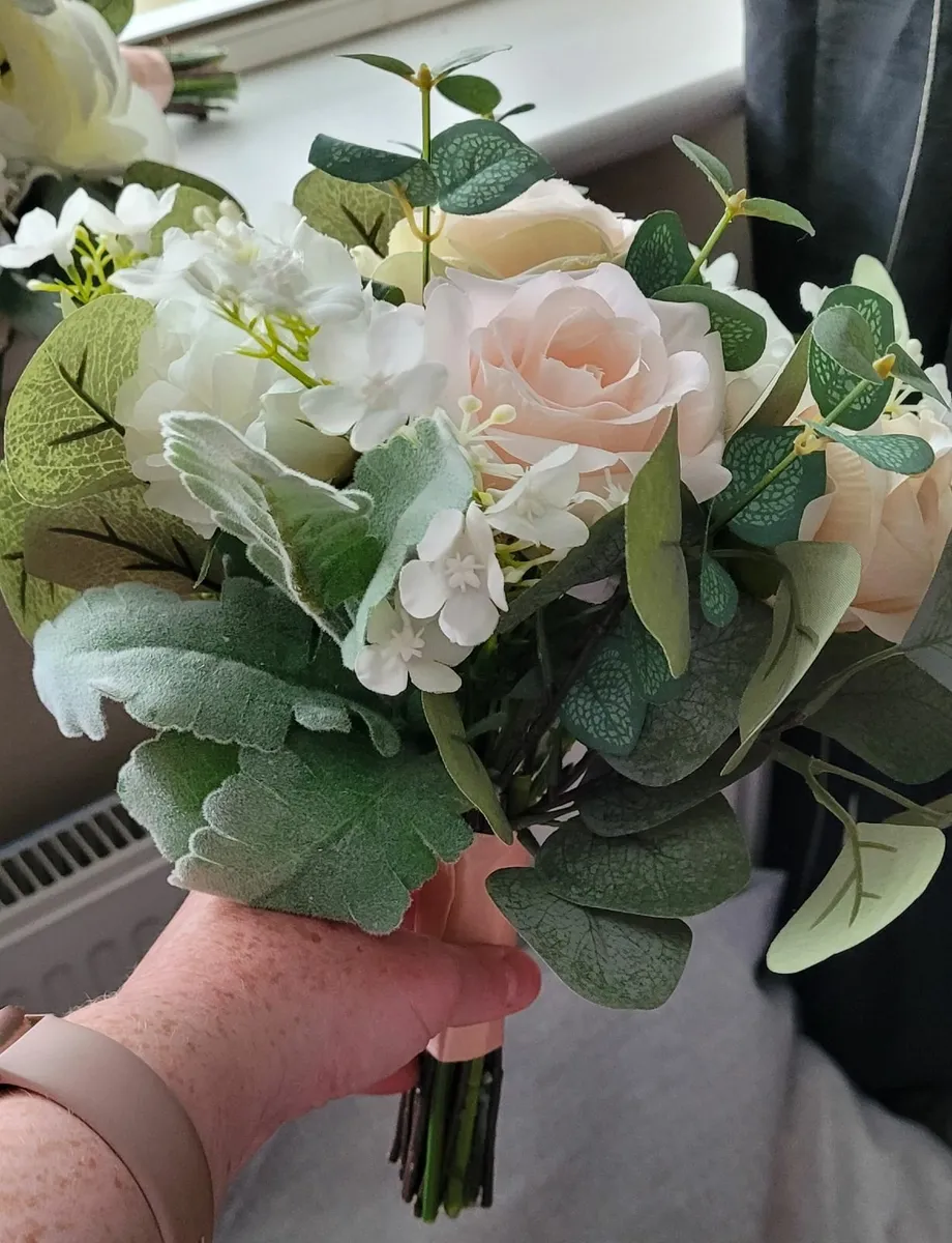Wedding Flowers - Image 3