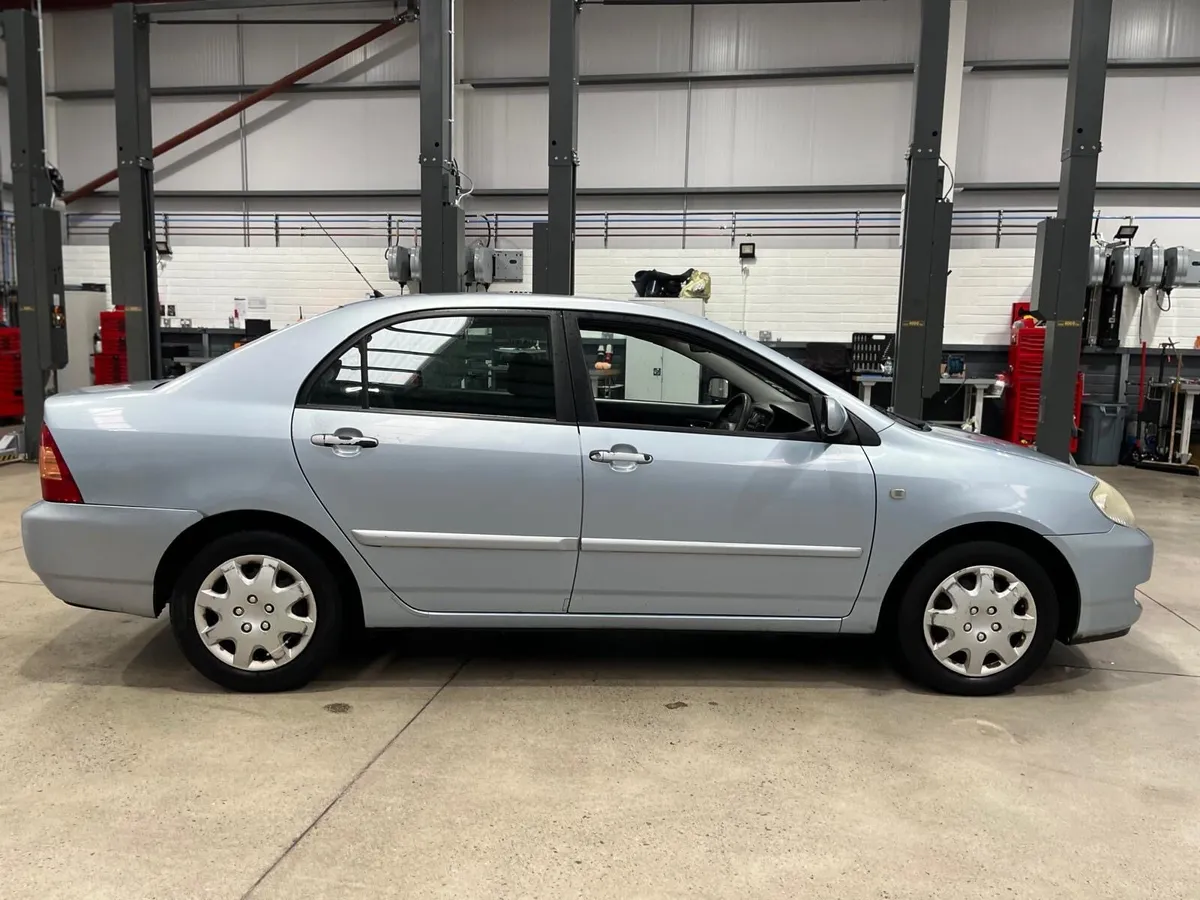 06 Toyota Corolla - Image 4