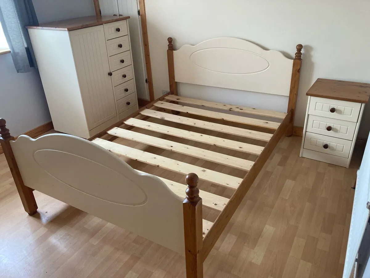 Bedroom furniture - Image 1