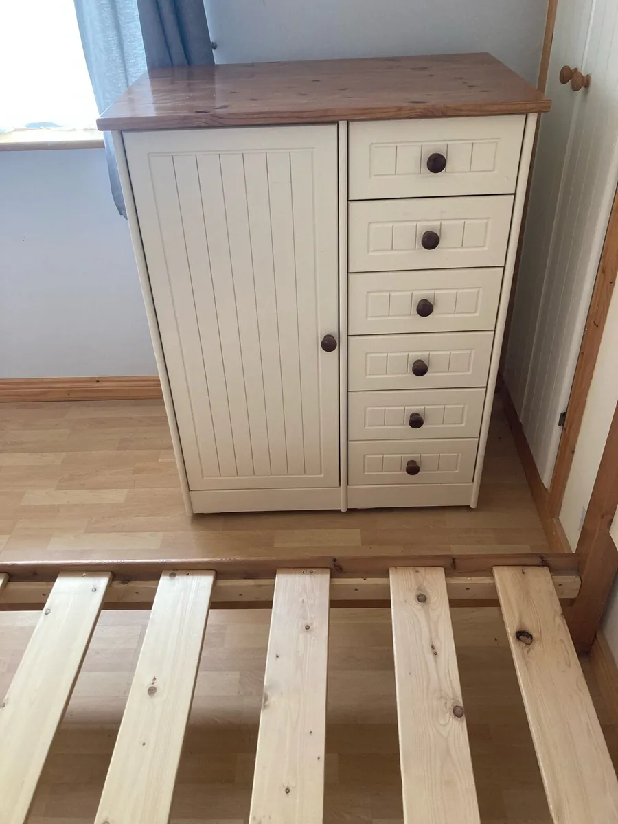 Bedroom furniture - Image 3