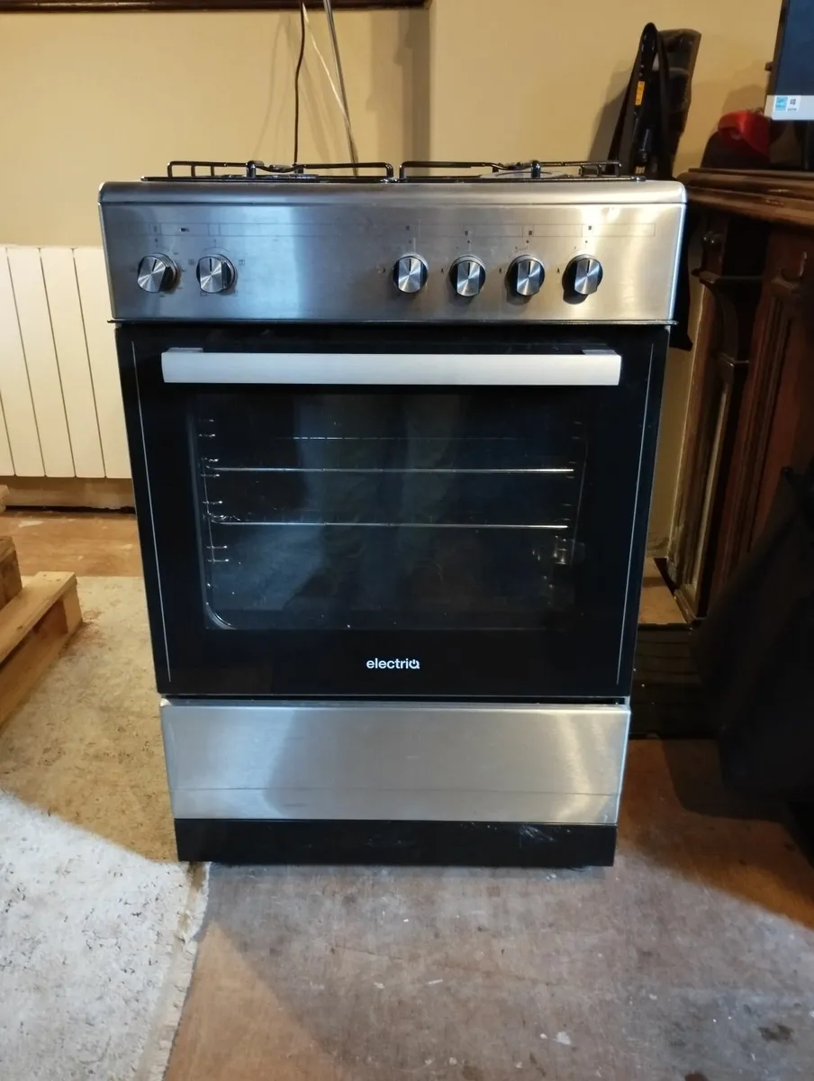 Dual Fuel Cooker - Image 1