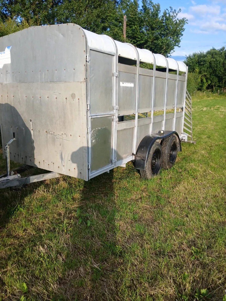 Trailer - Image 1