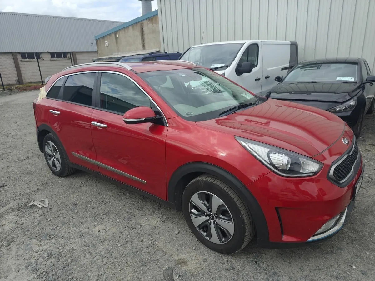 2019 Kia niro hybrid - Image 1