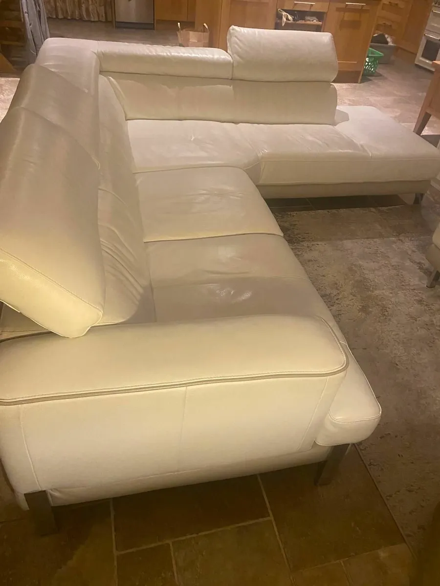 Corner sofa plus matching footstool - Image 4