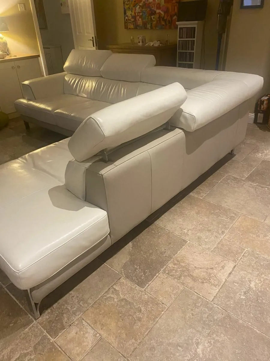 Corner sofa plus matching footstool - Image 2