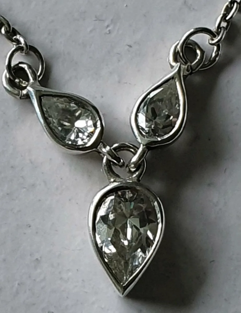 925 Silver and Crystal Necklace - Image 1
