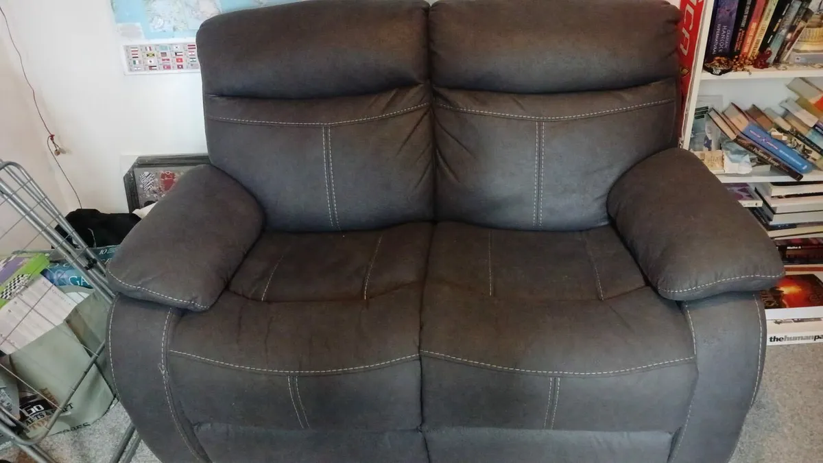 2 seater recliner couch