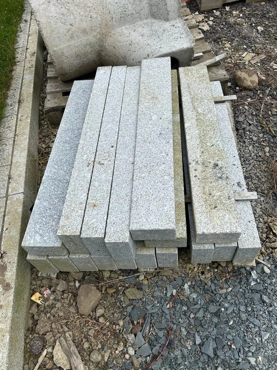 Silver granite kerbs - Image 1