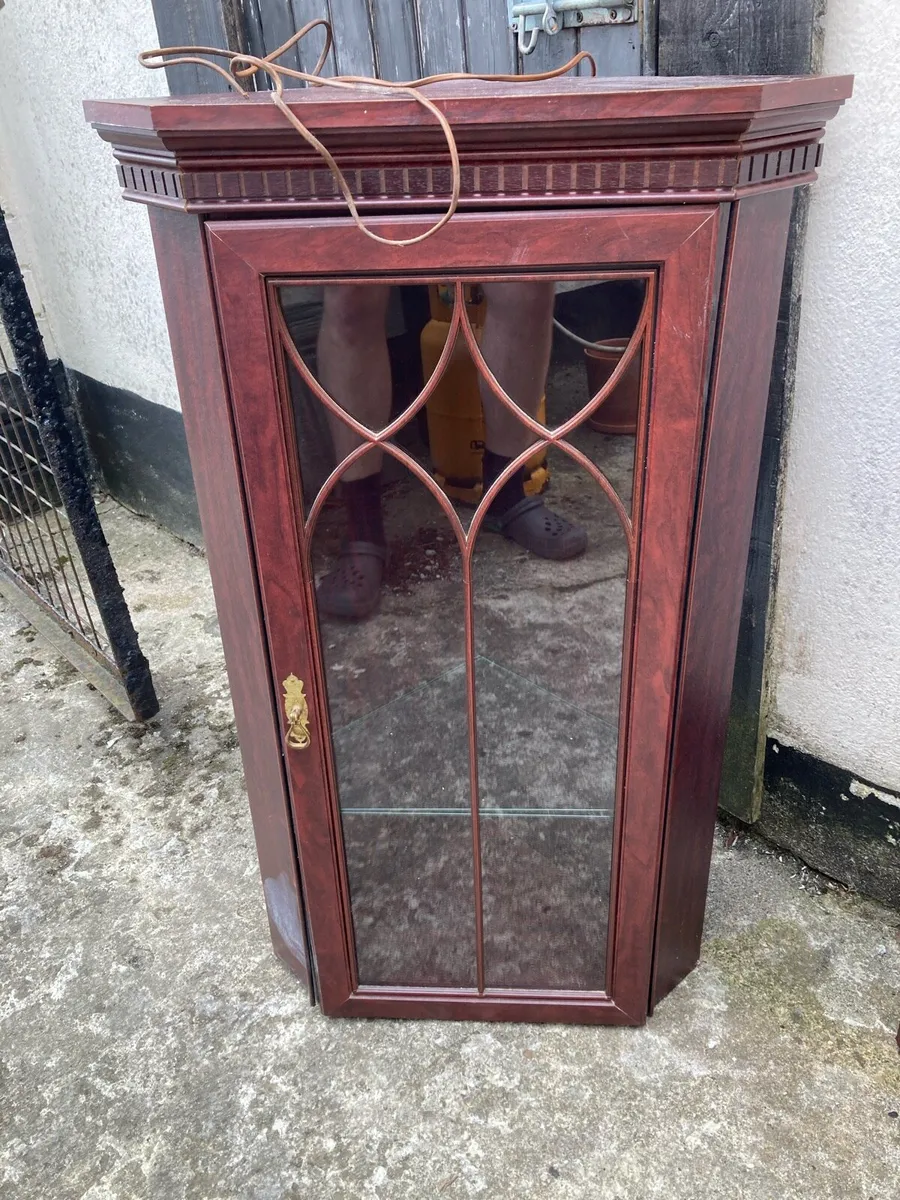 Vintage corner cupboard/cabinet - Image 2