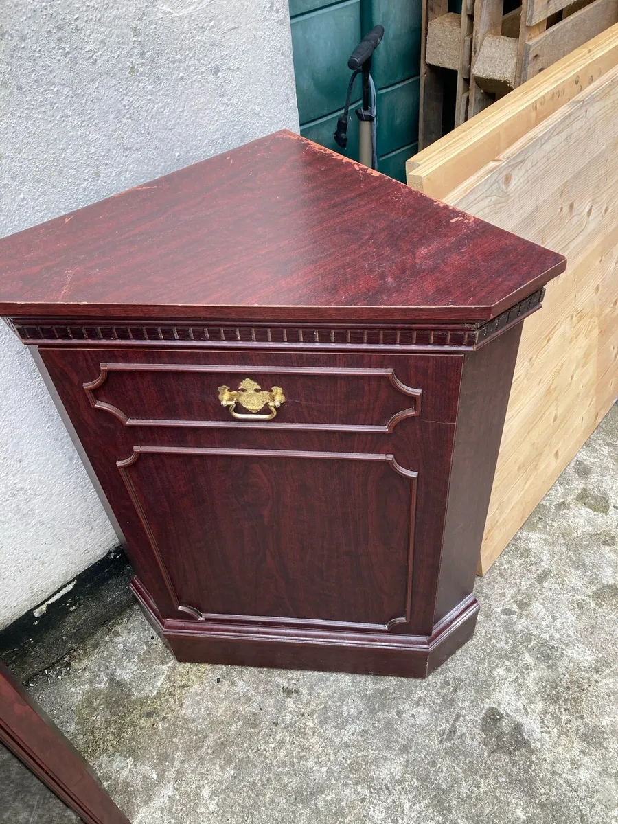 Vintage corner cupboard/cabinet - Image 3