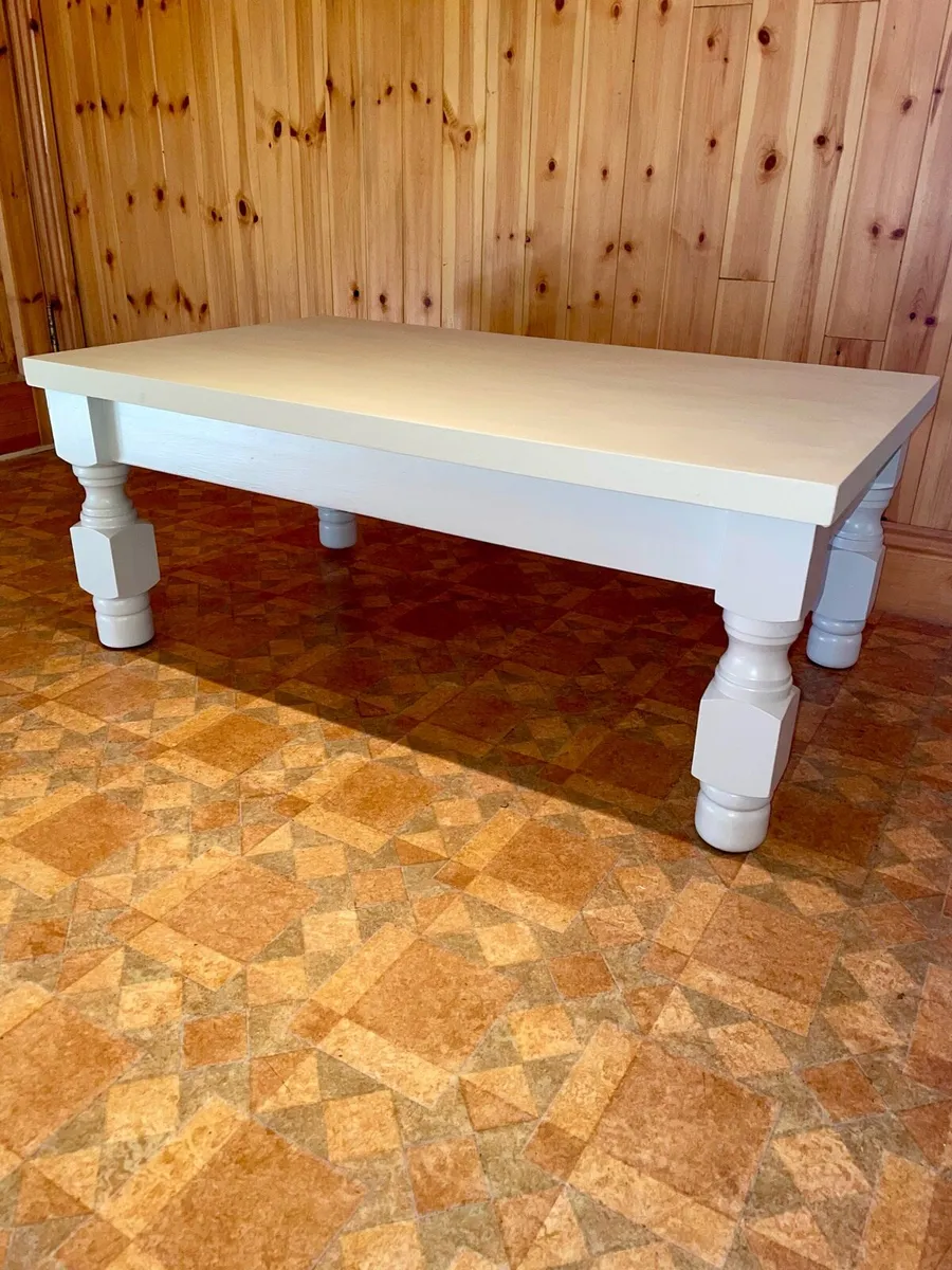 Stylish Living Room Table - Image 2