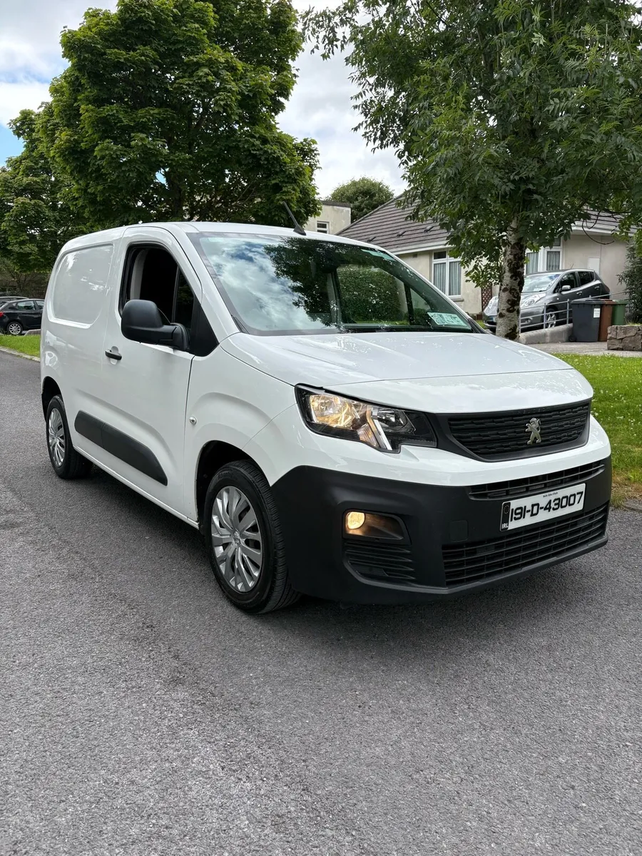 2019 Peugeot partner enterprise tax & doe - Image 2