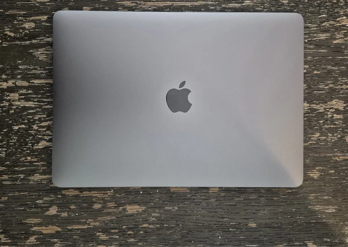 Apple MacBook Air M1 - Image 2