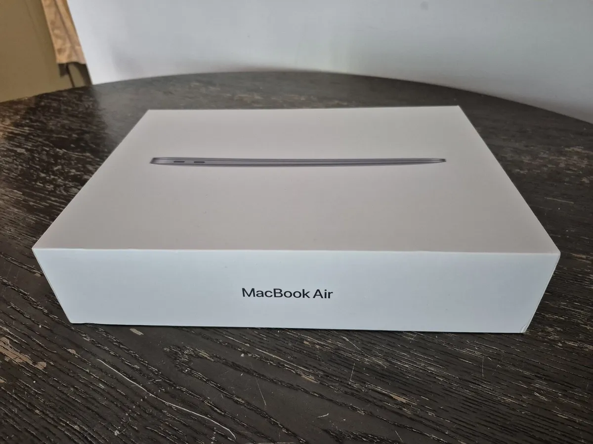 Apple MacBook Air M1 - Image 4