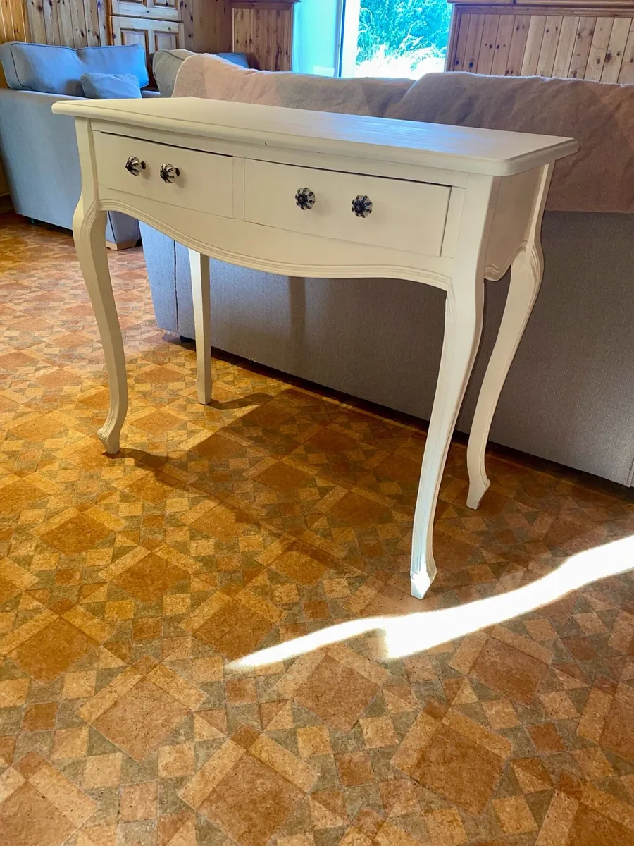 Beautiful Hall Table - Image 2