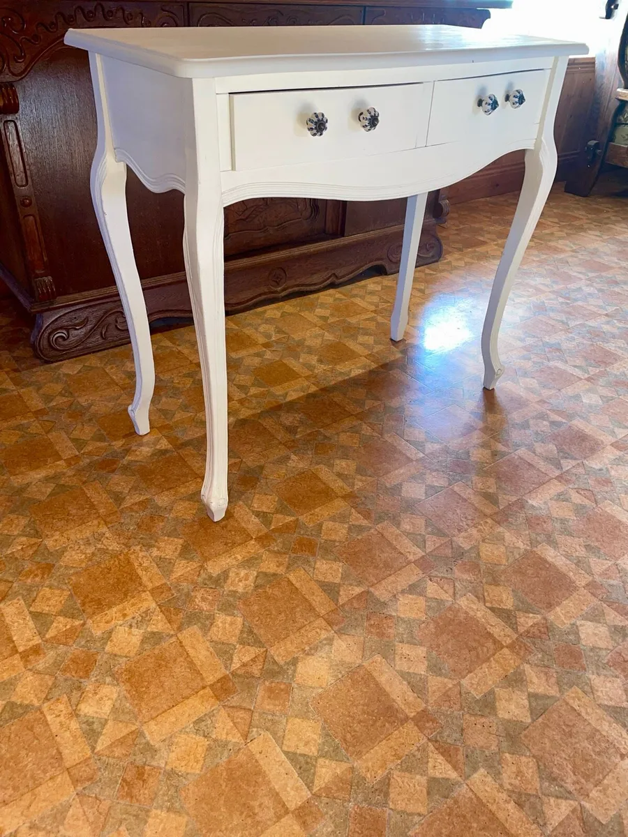 Beautiful Hall Table - Image 3