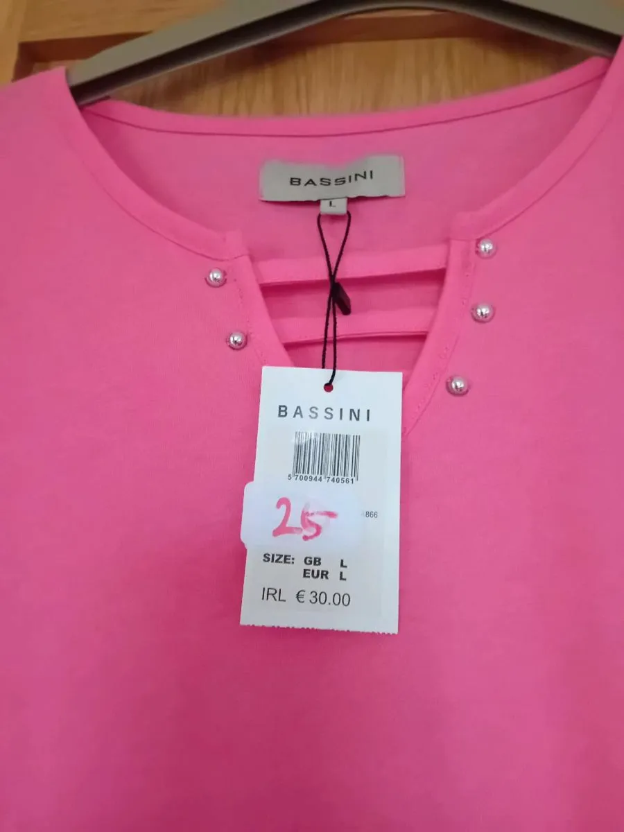 Ladies Top Size Large - Image 2