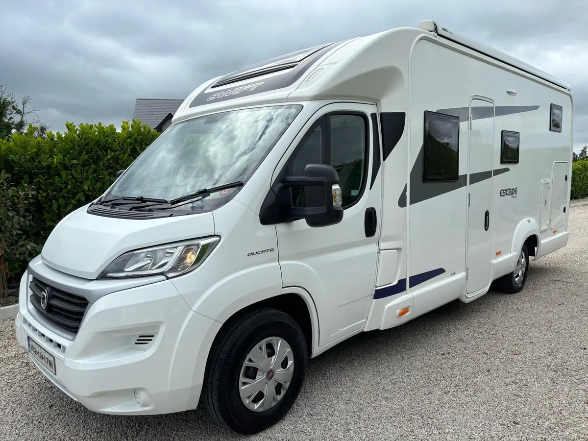 182 SWIFT ESCAPE 2.3 684 5x BERTH / 5x BELTS - Image 1